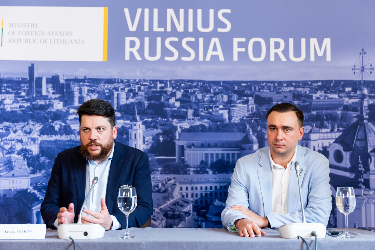 Buvęs FBK direktorius metė kaltinimus Volkovui: sako, kad Lietuvos padalinys neskaidriai panaudojo lė&scaron;as