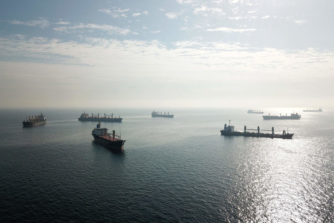 Rusijai pasitraukus iš susitarimo dėl grūdų gabenimo, laivai toliau plaukia iš Ukrainos uostų
