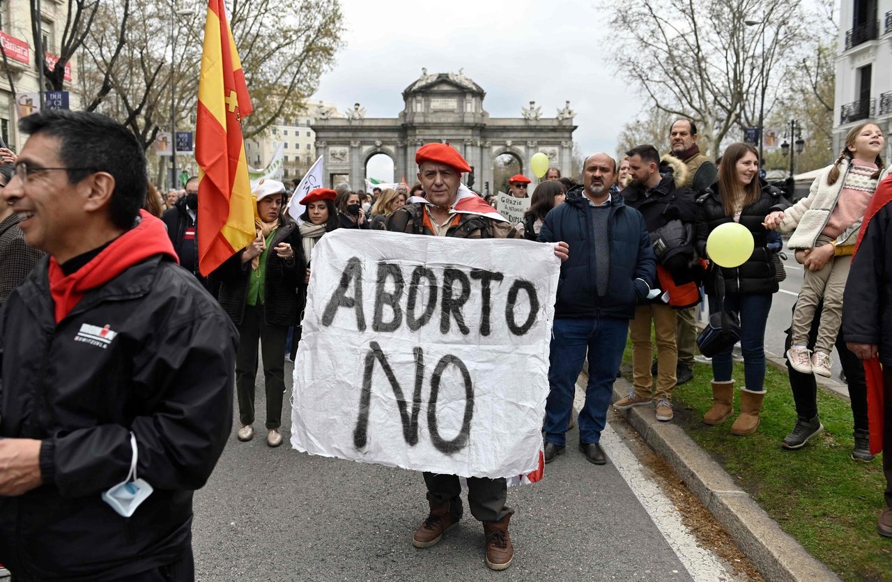 Tūkstančiai žmonių Madride protestuoja prieš abortus
