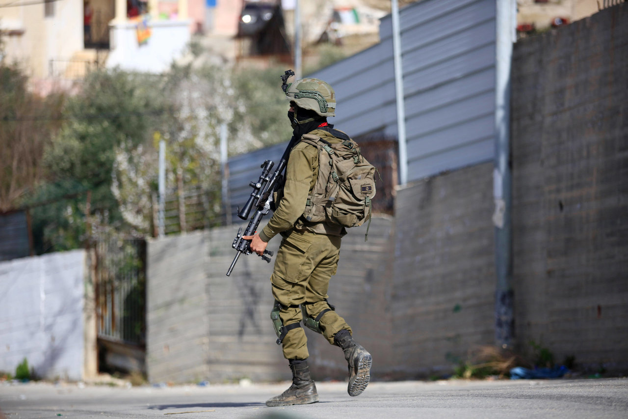 Per Izraelio reidą Vakarų Krante žuvo du palestiniečiai