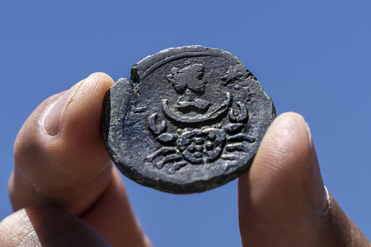 Prie Izraelio krantų pirmąkart rasta moneta su zodiako ženklu