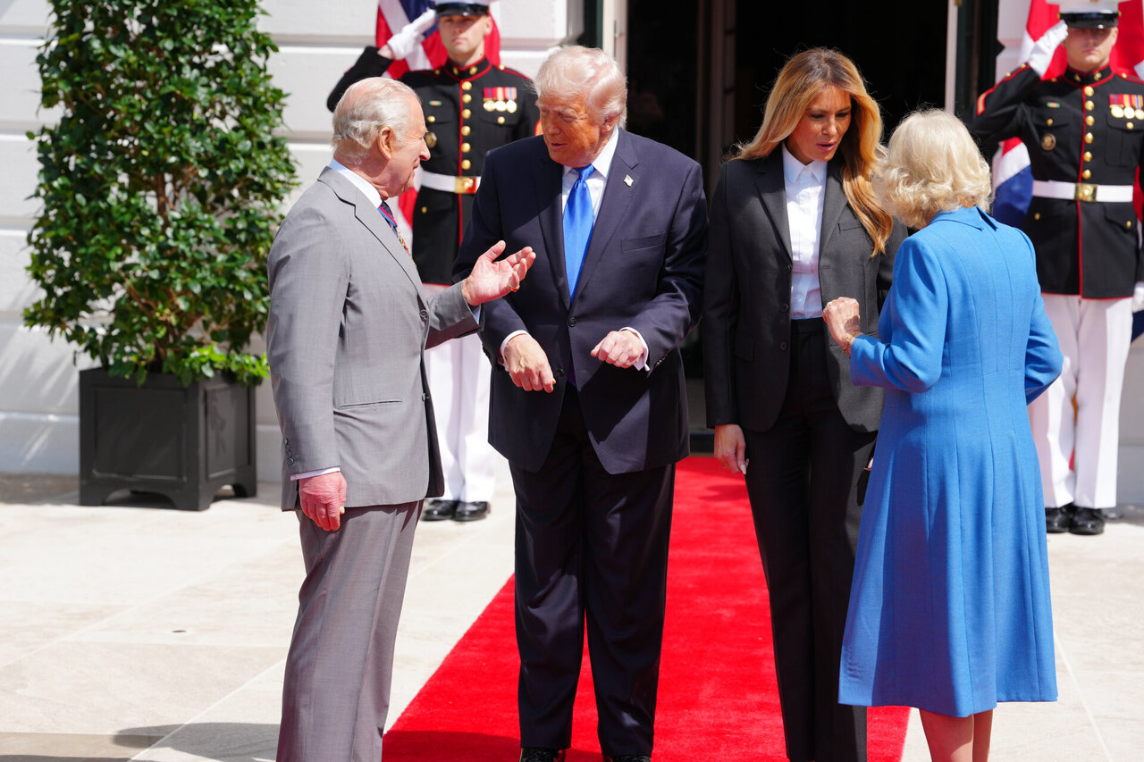 Donaldas Trumpas valstybinį vizitą baigiantį Charlesą III pavadino puikiausiu karaliumi