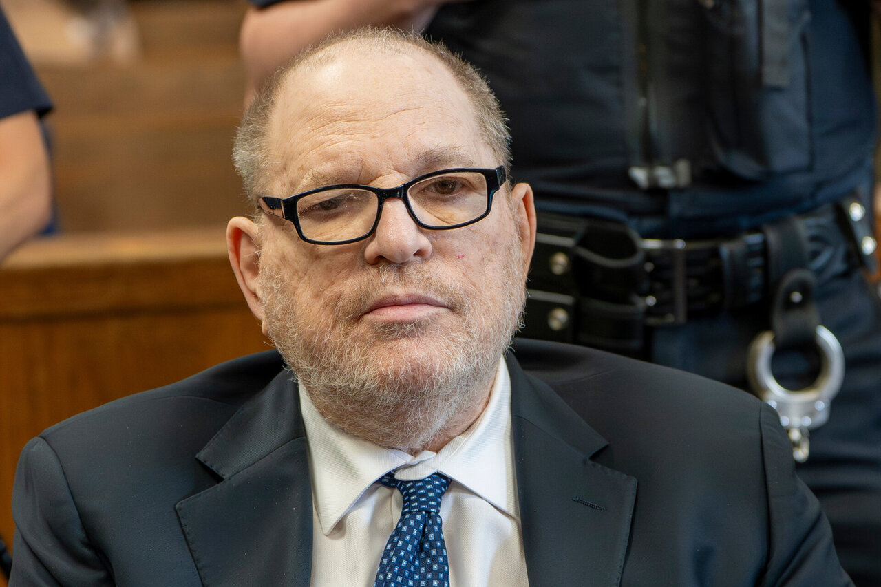 Harvey Weinsteino lytinio prievartavimo bylos nagrinėjimas baigėsi nepaskelbus nuosprendžio