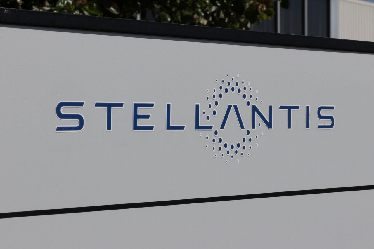 „Stellantis“ prisijungia prie lenktynių Europos rinkai gaminti mažus elektromobilius