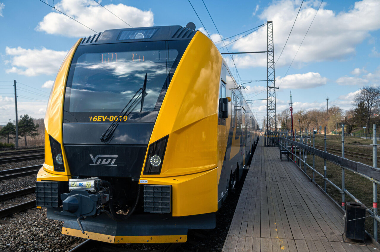 Latvijos rytiniuose regionuose atnaujintas traukinių eismas