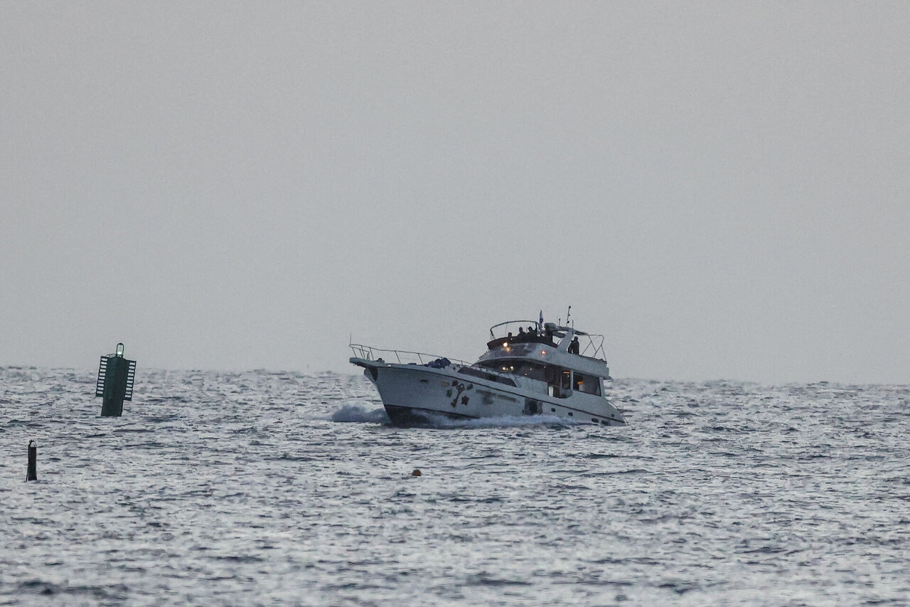 Izraelį pasiekė pirmieji iš kelių šimtų sulaikytų Gazos Ruožo flotilės aktyvistų