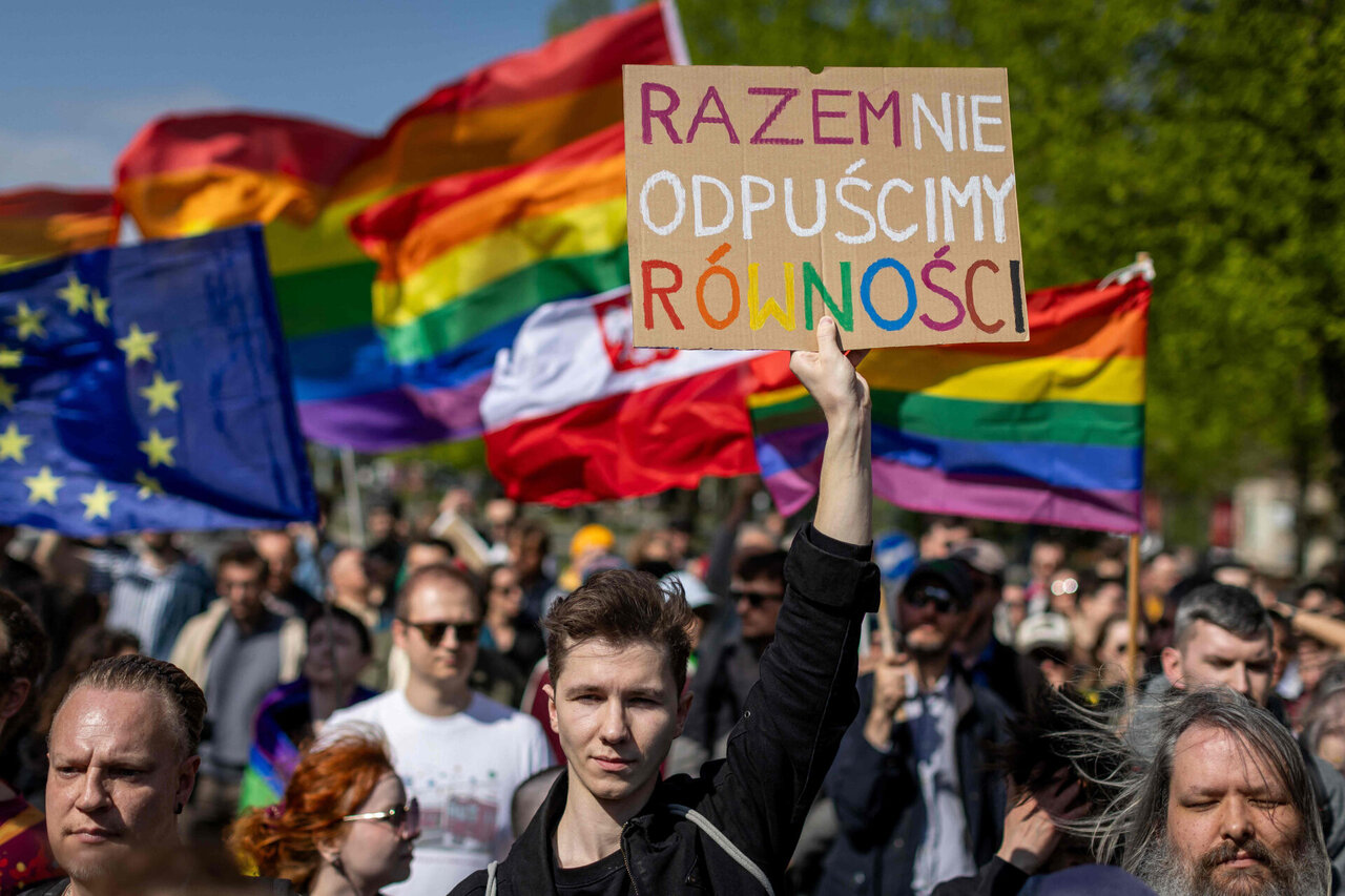 Lenkija priėmė reglamentą dėl užsienyje sudarytų tos pačios lyties asmenų santuokų pripažinimo