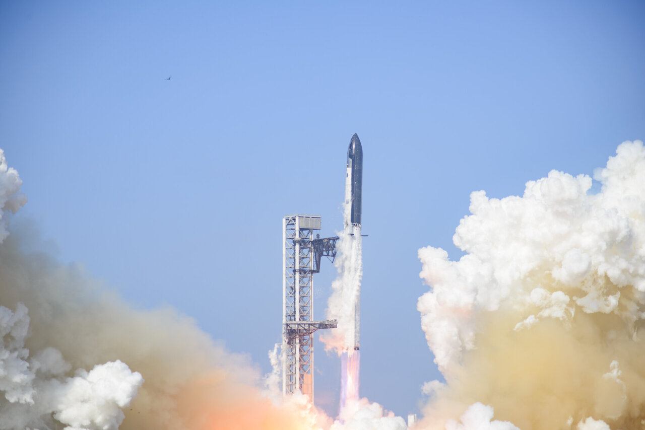 Po bandomojo skrydžio nusileido didžiulis &bdquo;SpaceX&ldquo; erdvėlaivis &bdquo;Starship&ldquo;