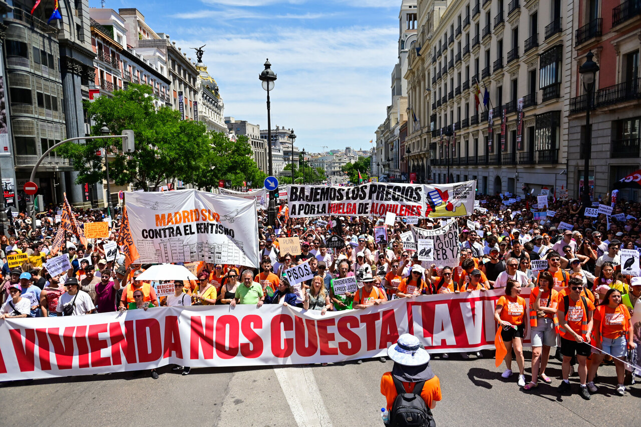 Madride tūkstančiai protestavo dėl kylančių būsto kainų