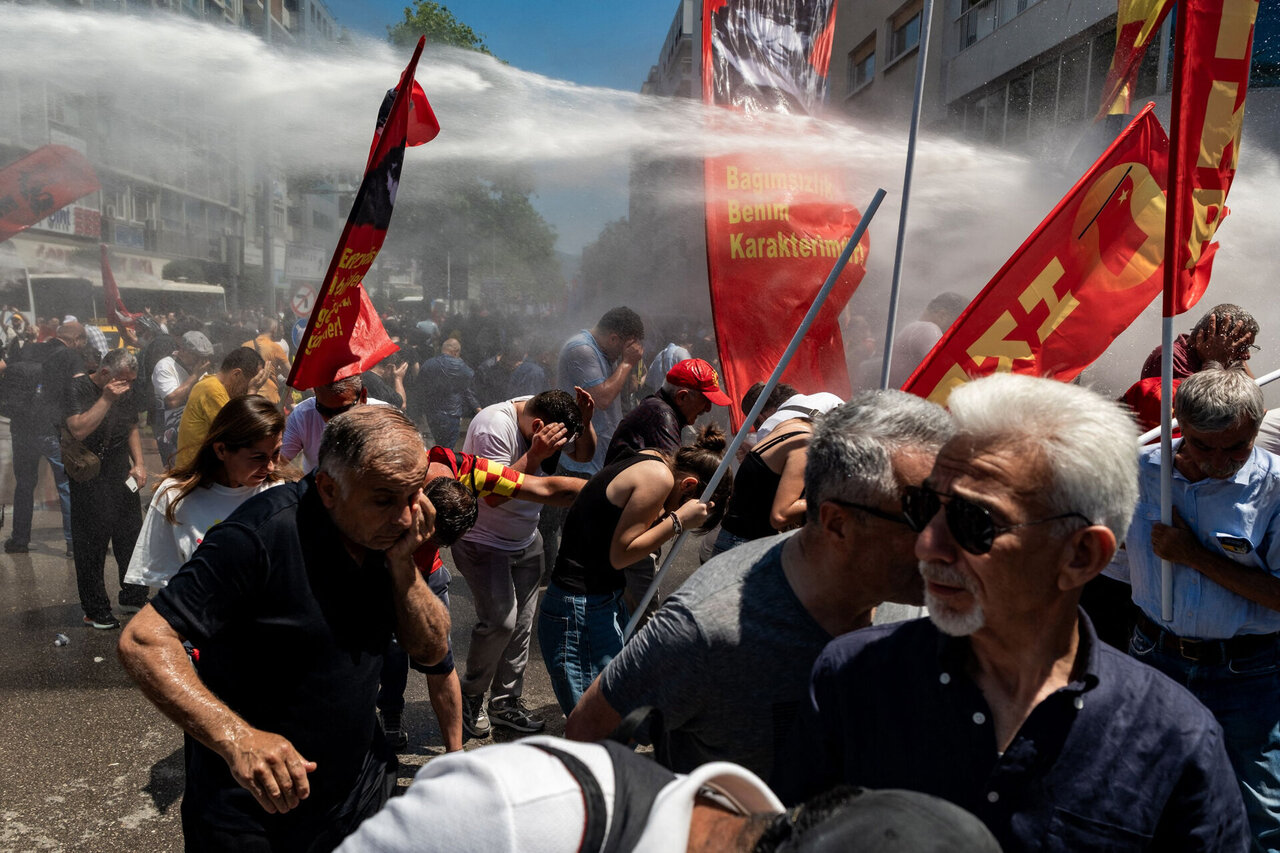 Turkijoje policija ašarinėmis dujomis išvaikė opozicijos protestą