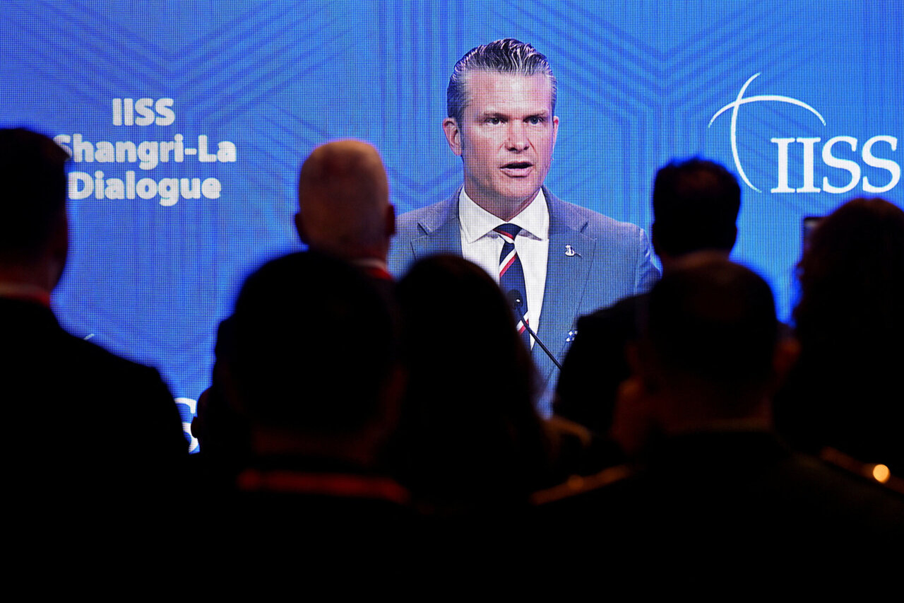 Pete'as Hegsethas perspėja NATO ir Europą: didinkite išlaidas gynybai arba laukia pasekmės