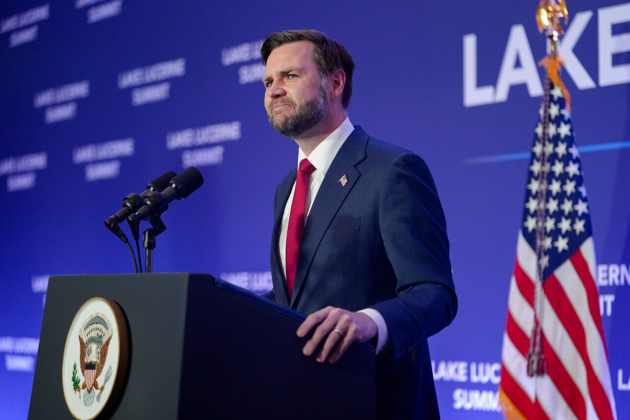 J. D. Vance'as: jei Irano lėšų įšaldymas bus atšauktas, jos nebus panaudotos terorizmui finansuoti