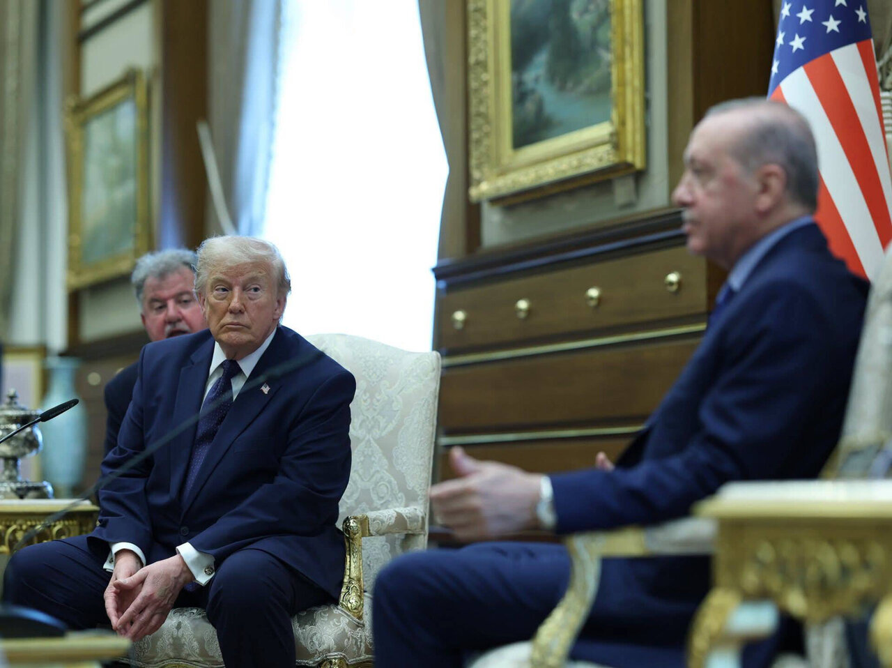 Donaldas Trumpas ir NATO sąjungininkai vir&scaron;ūnių susitikime Turkijoje pradeda svarbias derybas