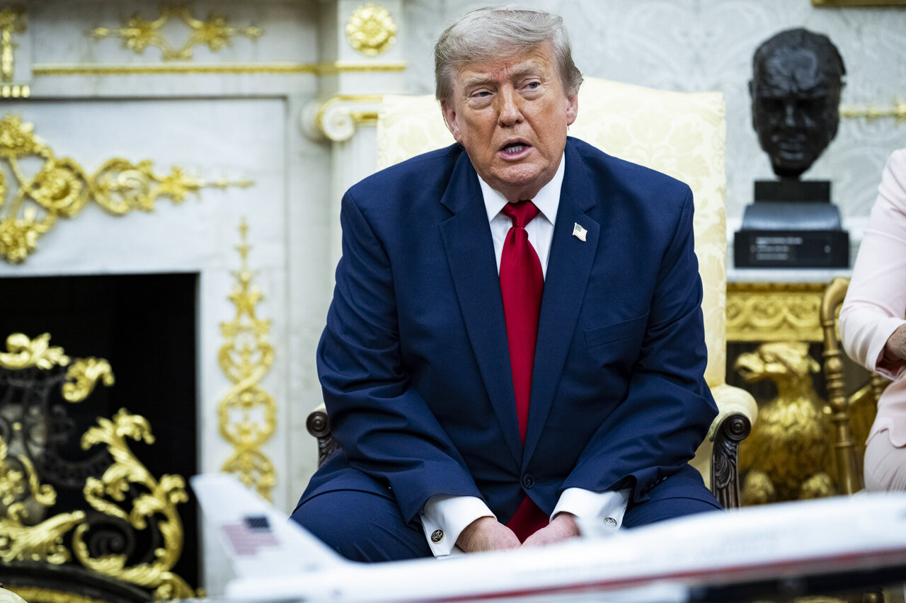 Donaldas Trumpas reikalauja, kad imigracijos pareigūnai tęstų transporto priemonių stabdymą