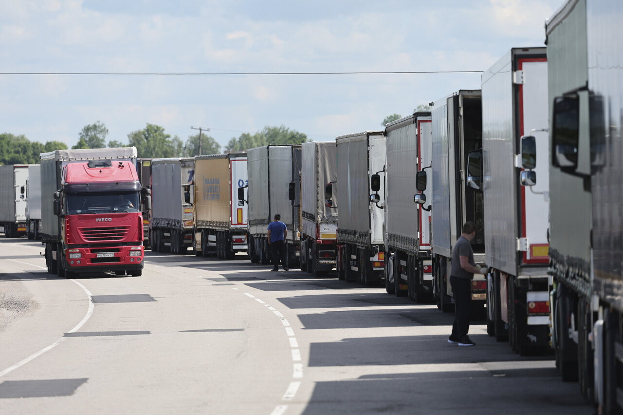 Rusija uždraudė krovinių gabenimą Estijoje registruotais sunkvežimiais