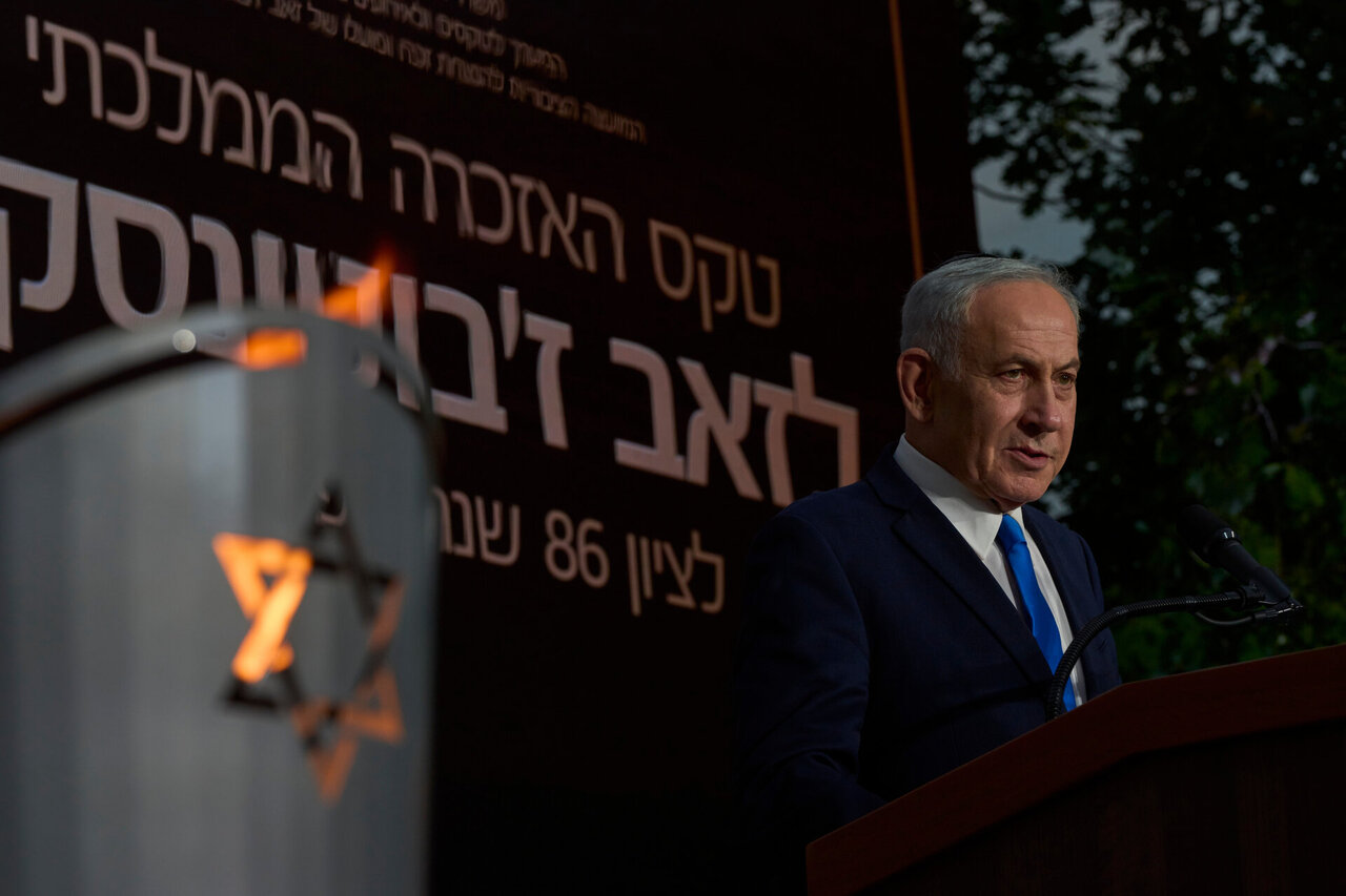 Po mirtino smurto Vakarų Krante Izraelio premjeras Benjaminas Netanyahu žada griežtą atsaką