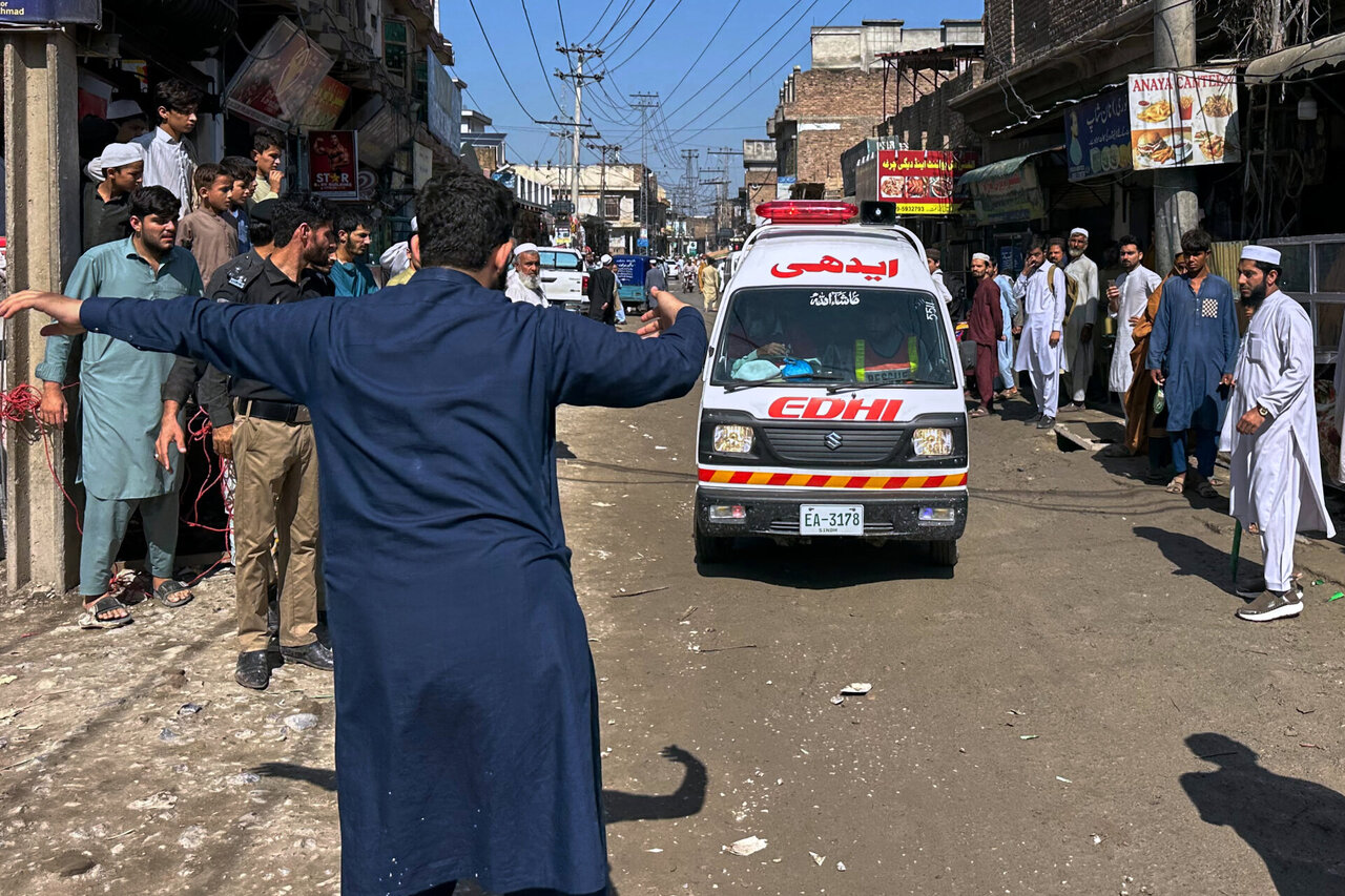 Pakistane įgriuvus mokyklos stogui, žuvo mažiausiai 28 žmonės