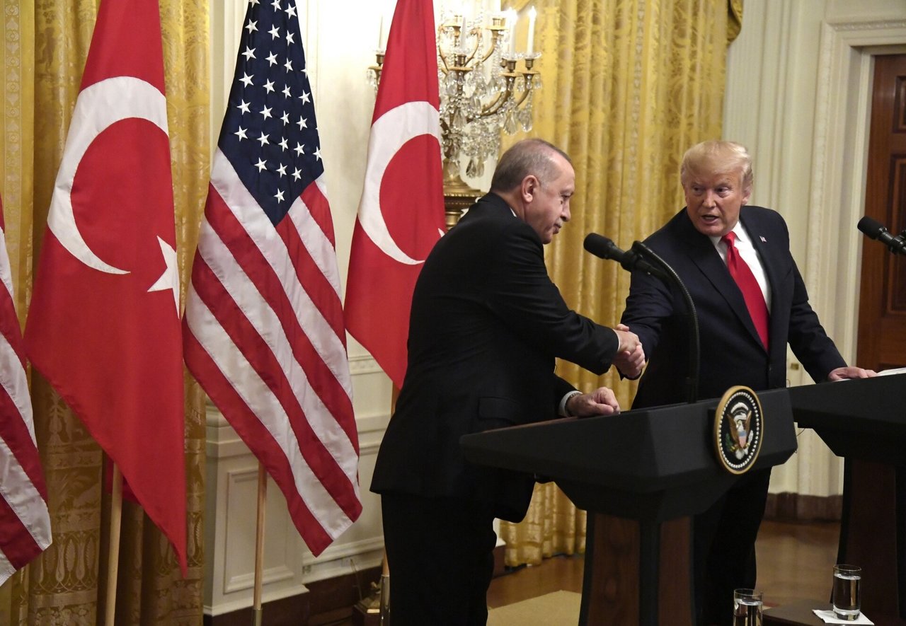 Trumpas tikisi Erdogano pagalbos siekiant užbaigti karą Ukrainoje