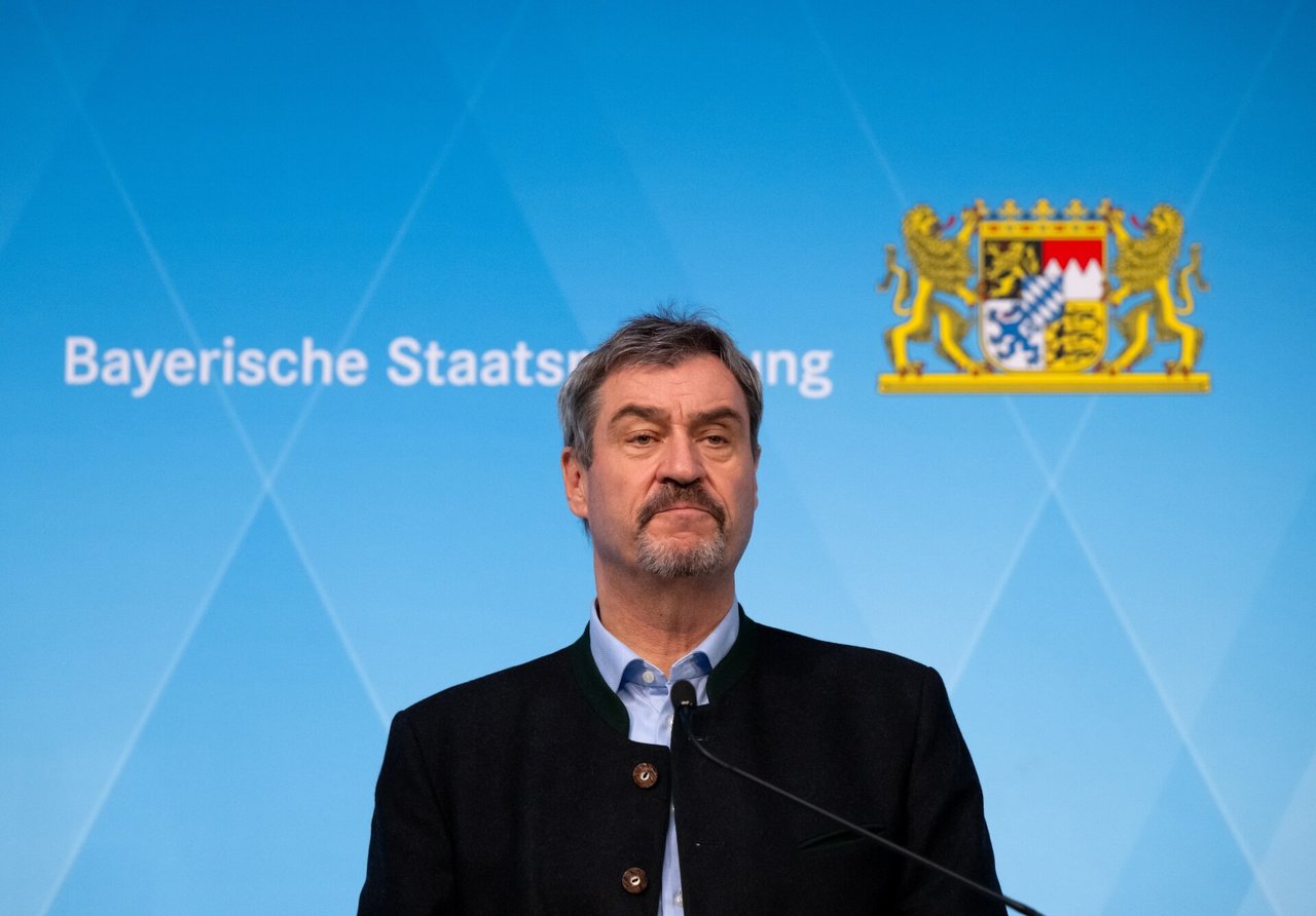 Bavarijos CSU lyderis ragina Bundestagą per antrą balsavimą palaikyti Merzą