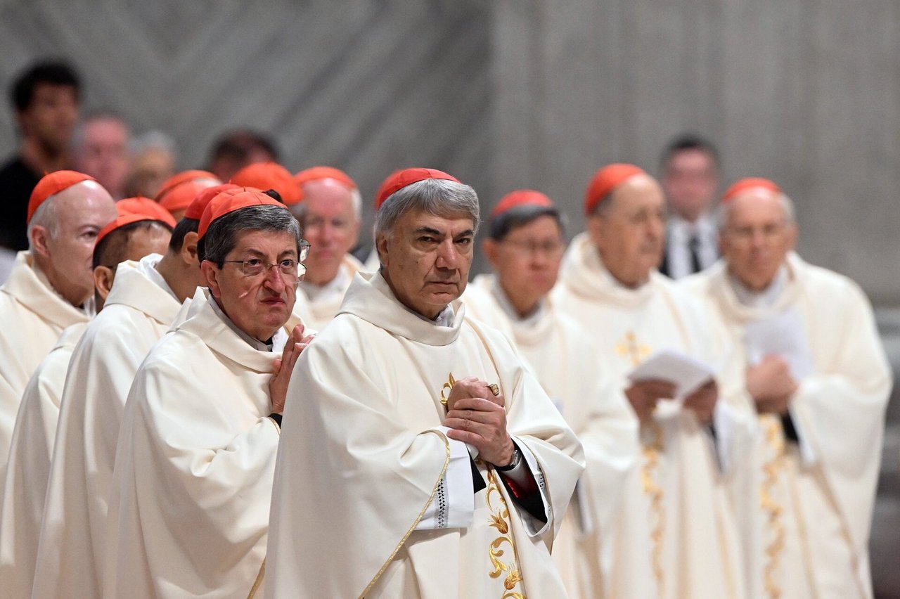 Vatikane prasidėjo specialios mišios prieš konklavą