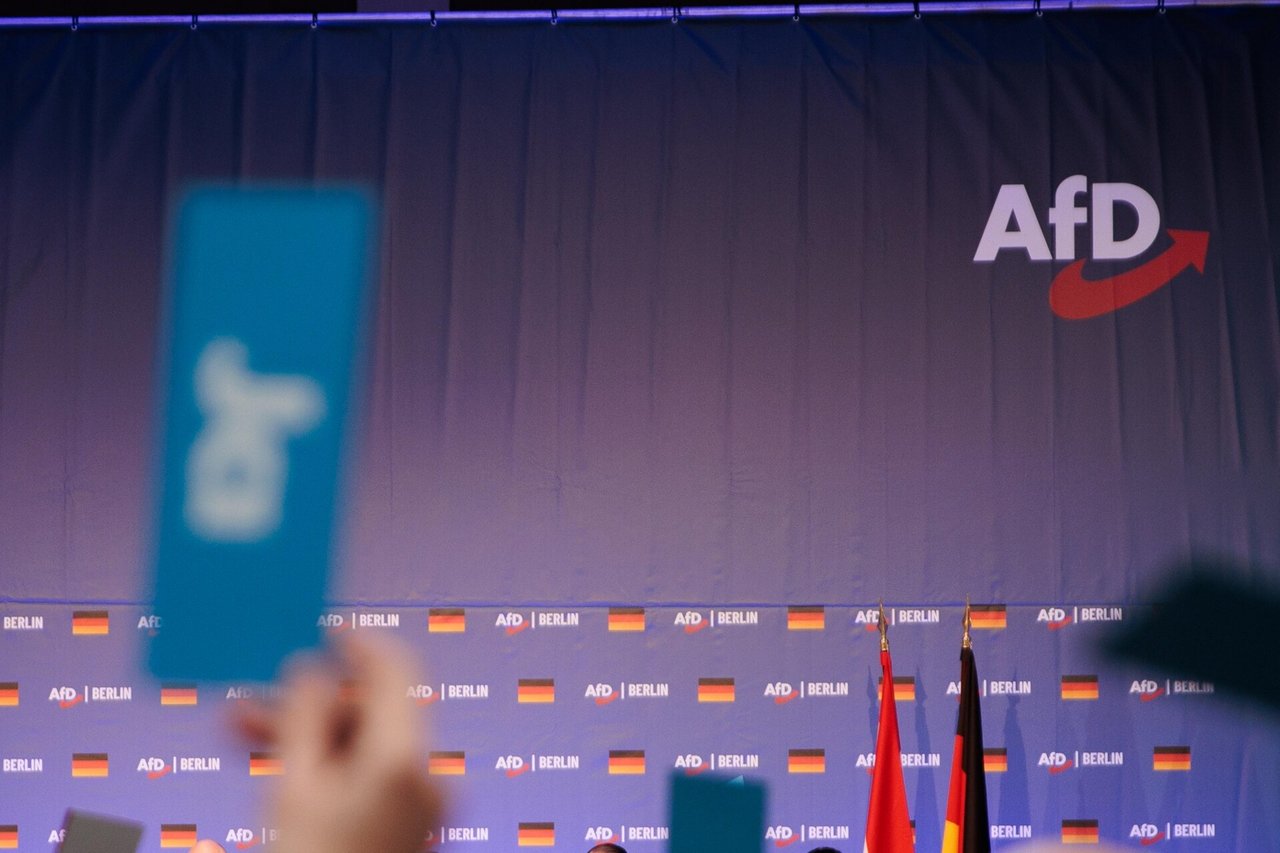 Teismas: Vokietijos žvalgyba laikinai stabdo AfD priskyrimą prie ekstremistų