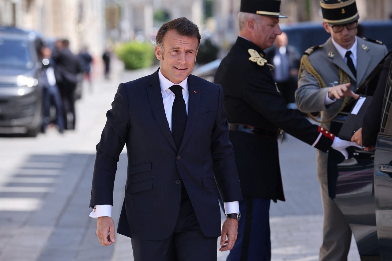 E. Macronas palankiai vertina D. Trumpo tvirtą raginimą nutraukti ugnį Ukrainoje