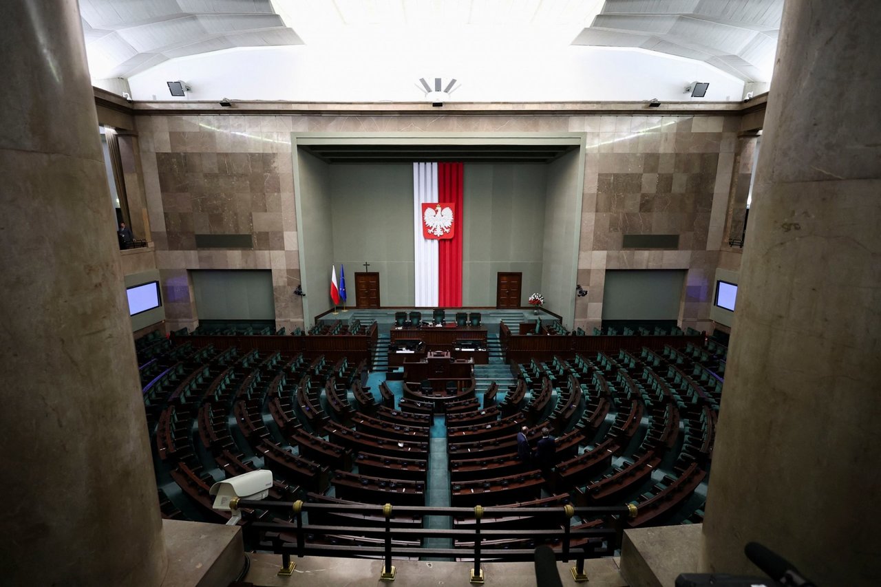 Naujai išrinktas Lenkijos parlamentas susirinko į pirmą posėdį