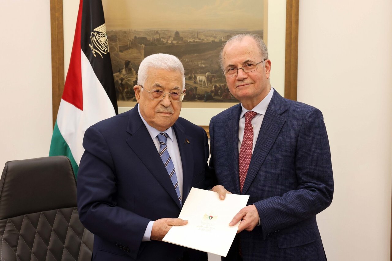 Palestiniečių savivaldos vadovas patvirtino naują vyriausybę