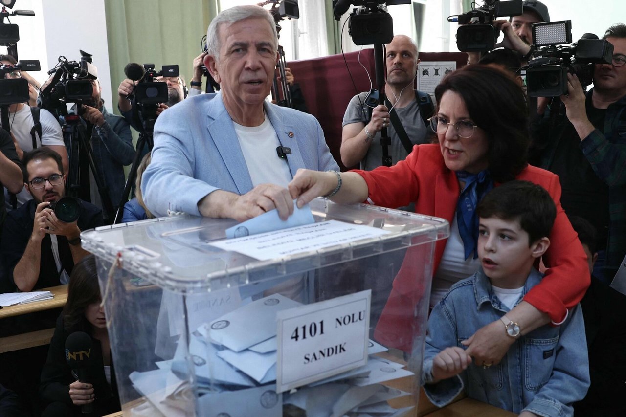 Baigiantis vietos valdžios rinkimų dienai, Turkijoje uždarytos balsavimo apylinkės