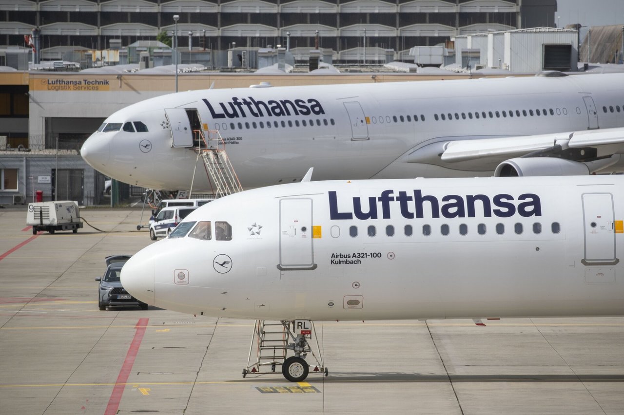 „Lufthansa“ dėl įtampos regione iki šeštadienio stabdo skrydžius į Teheraną ir iš jo