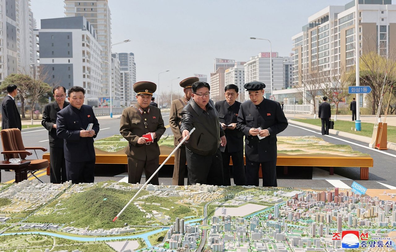 Žiniasklaida: jei bus išprovokuotas, Kim Jong Unas žada priešui suduoti „mirtiną smūgį“
