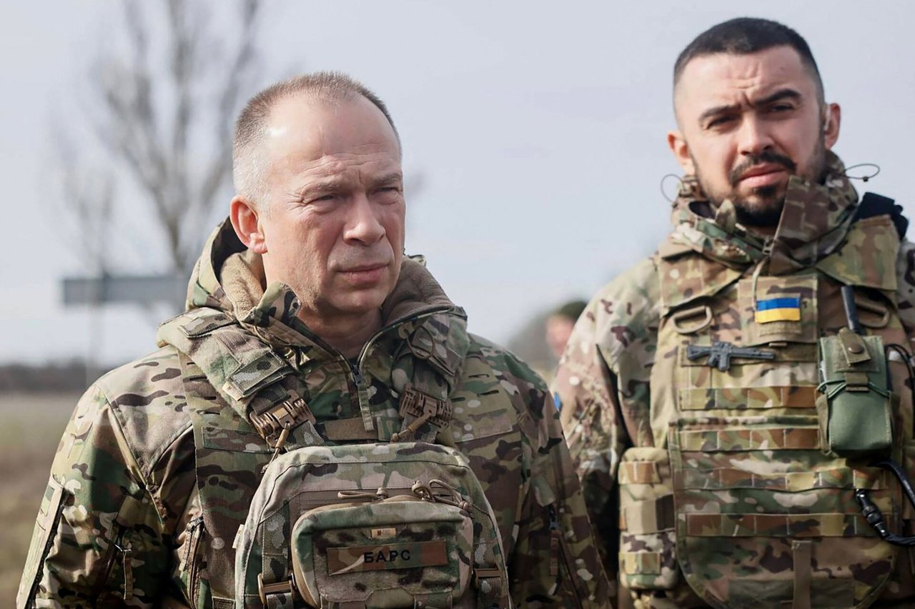 O. Syrskis: Ukrainos kariai, ginantys Časiv Jaro miestą, gavo papildomos ginkluotės