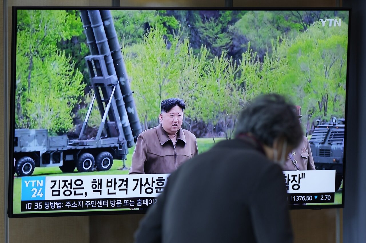 Šiaurės Korėjos lyderis stebėjo „branduolinės kontratakos“ imitacines pratybas