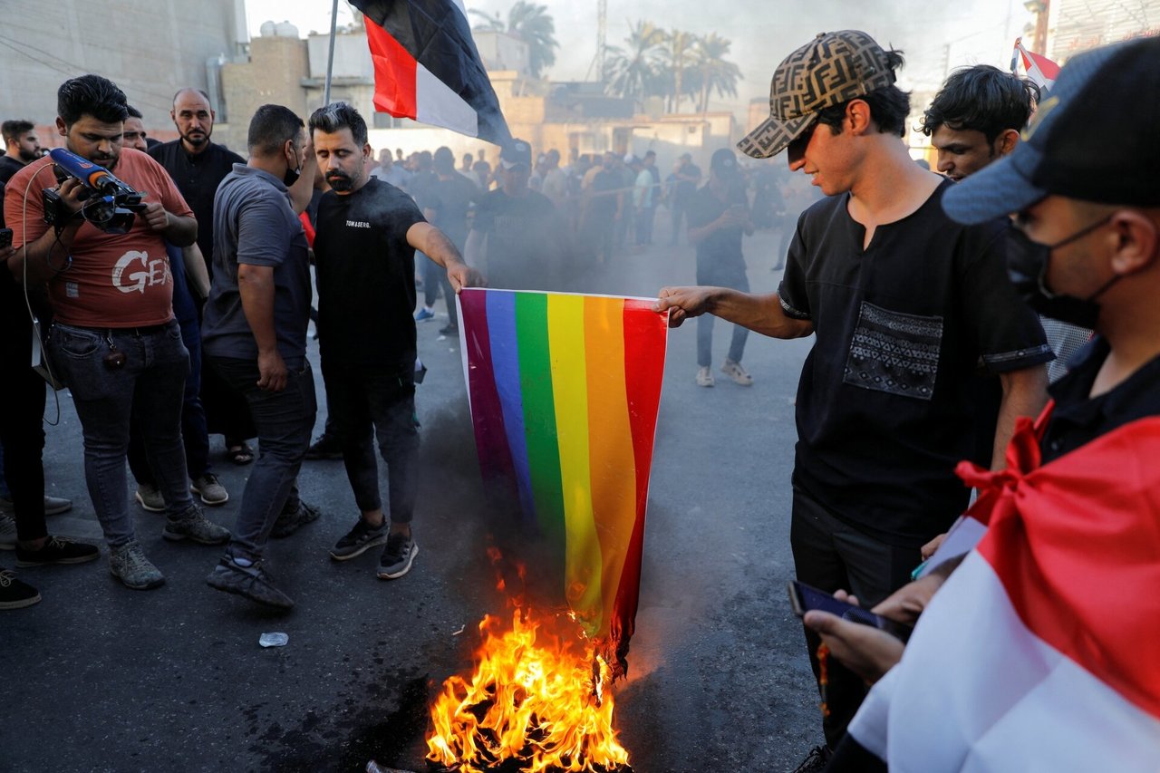 Irakas priėmė įstatymo projektą, leisiantį homoseksualams skirti 10–15 metų kalėjimo