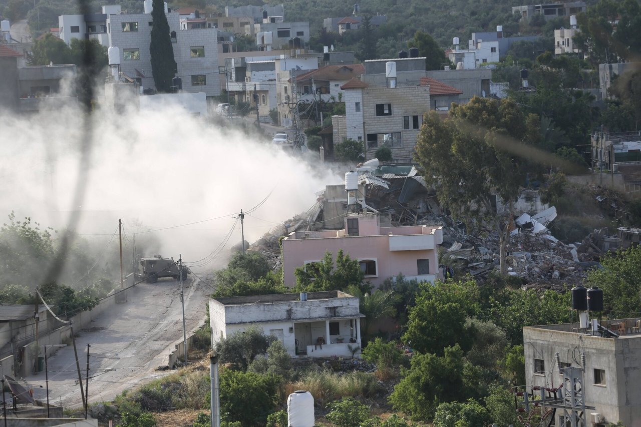 Izraelio kariuomenė per reidą okupuotame Vakarų Krante nukovė penkis palestiniečius