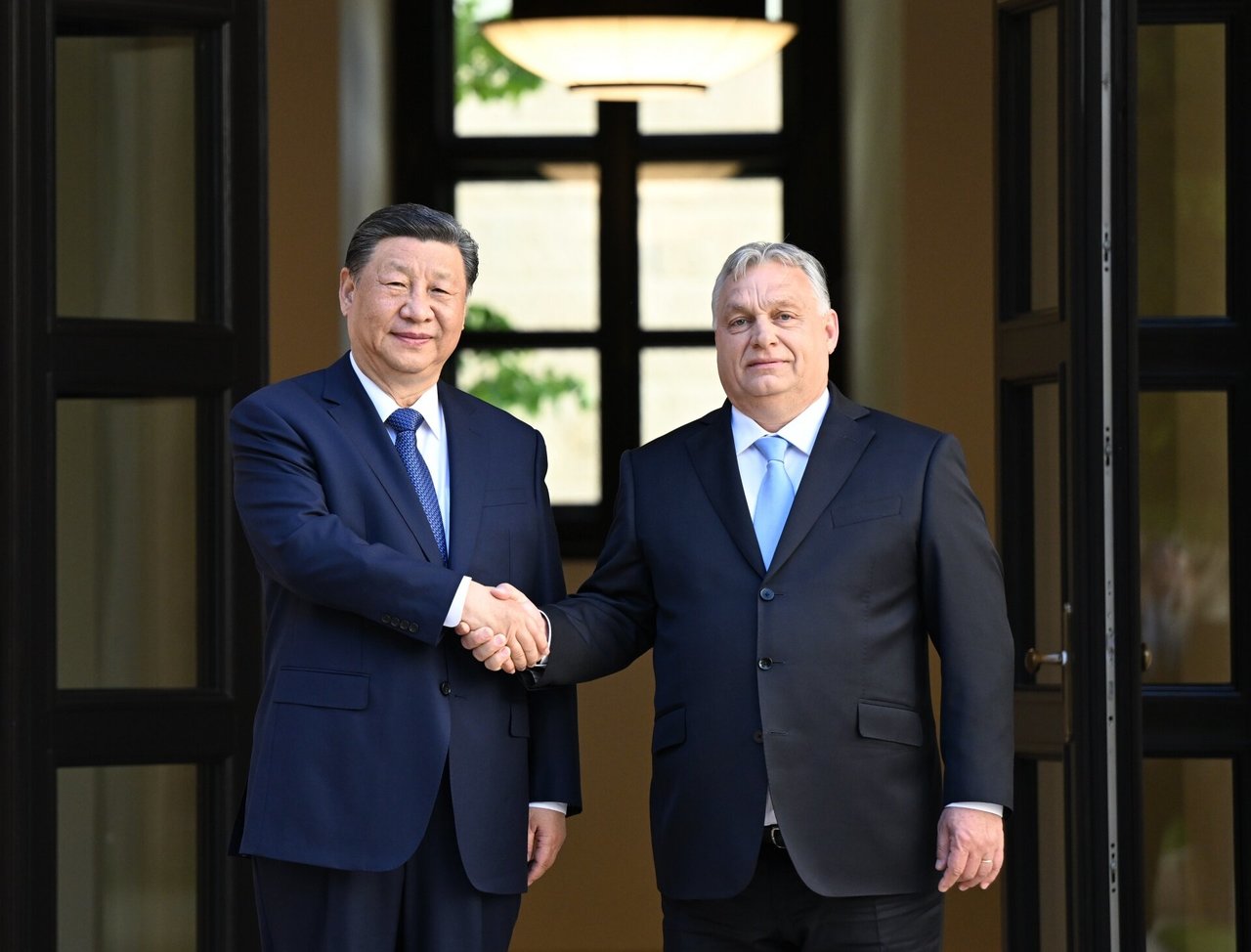 Vengrų televizija: Xi Jinpingas išvyko iš Budapešto ir baigė kelionę po Europą