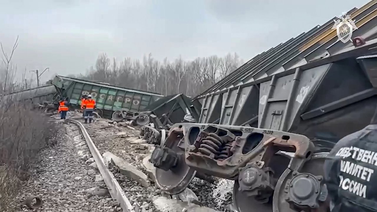 Rusijoje netoli Volgogrado nuo bėgių nuriedėjo krovininis traukinys