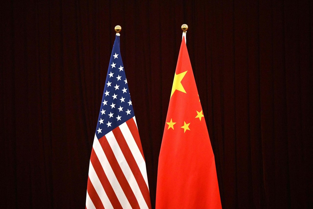 Baltieji rūmai: JAV padidins tarifus 18 mlrd. dolerių vertės Kinijos importui