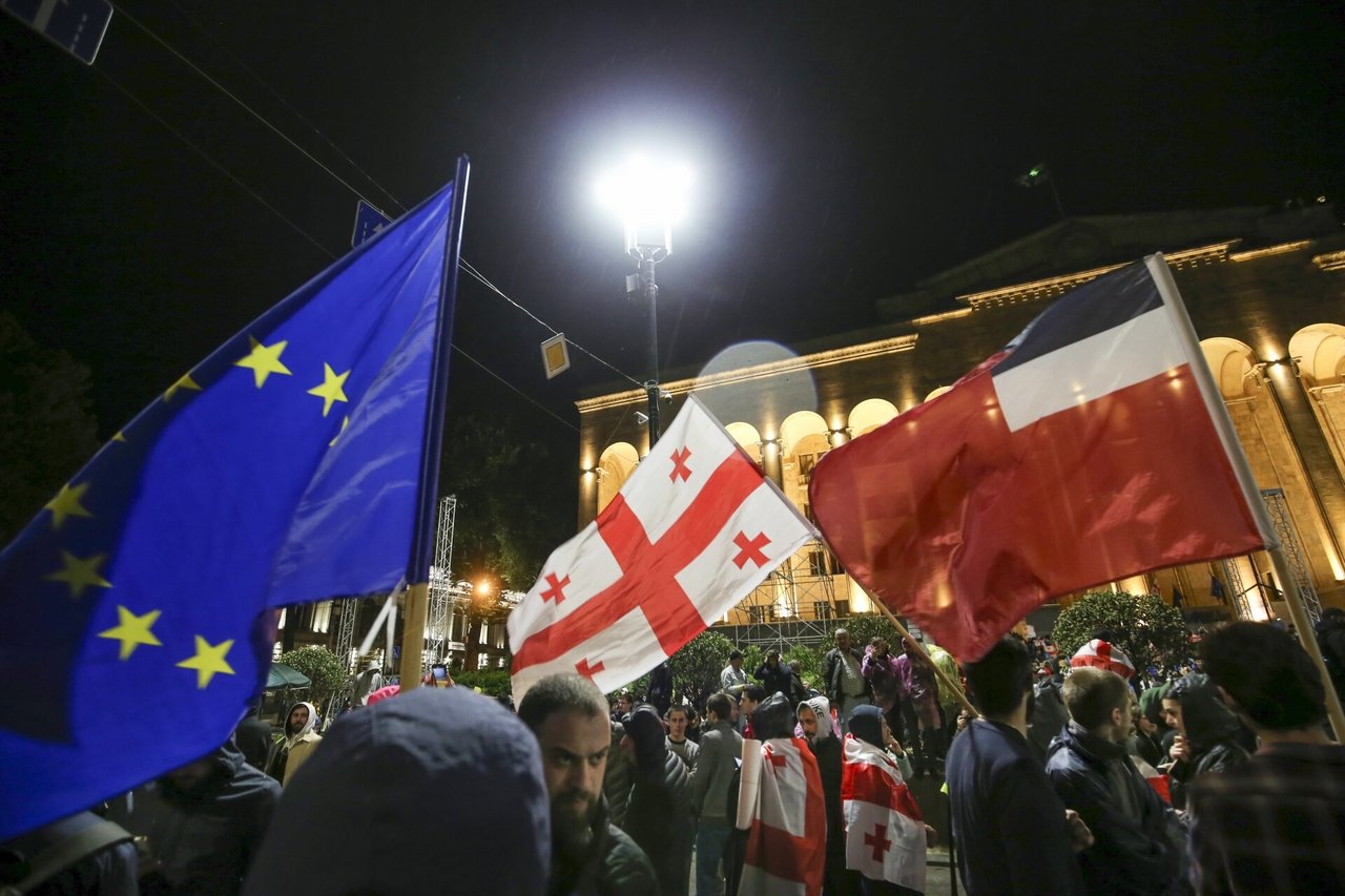 Briuselis: „užsienio įtakos“ įstatymas būtų didelė kliūtis Sakartvelo kelyje į ES