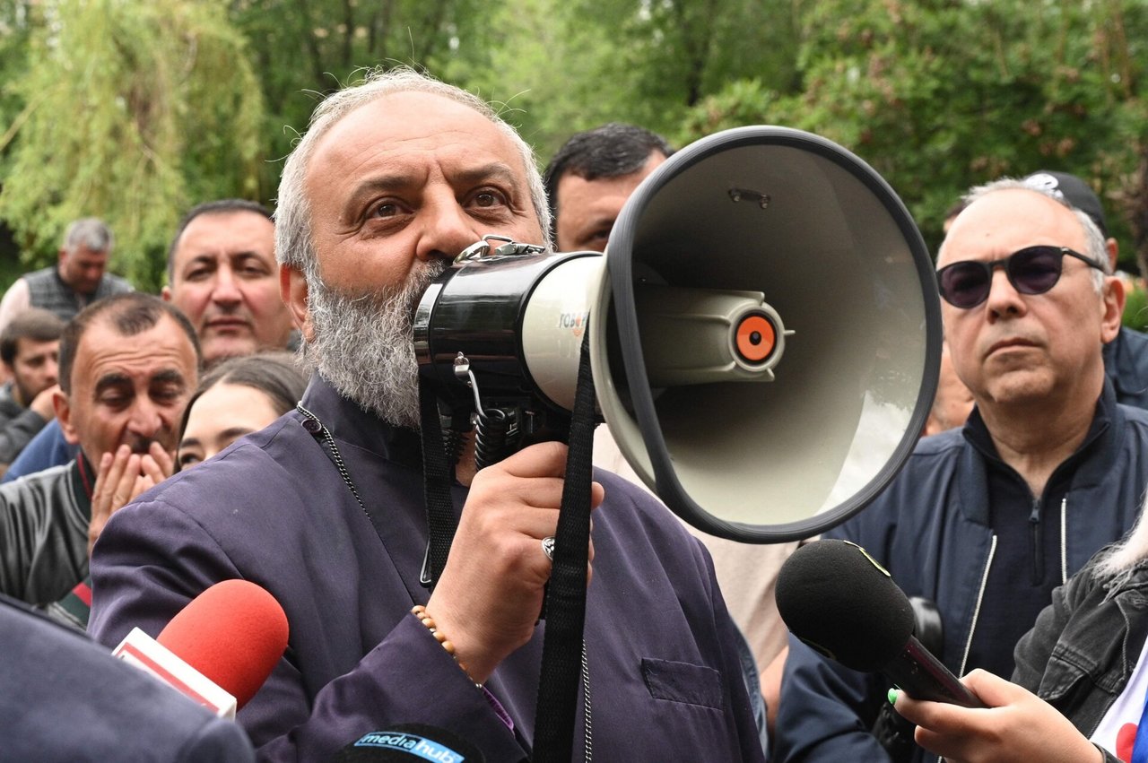 Armėnijoje sulaikyta dešimtys demonstrantų, protestų lyderiui siekiant premjero apkaltos