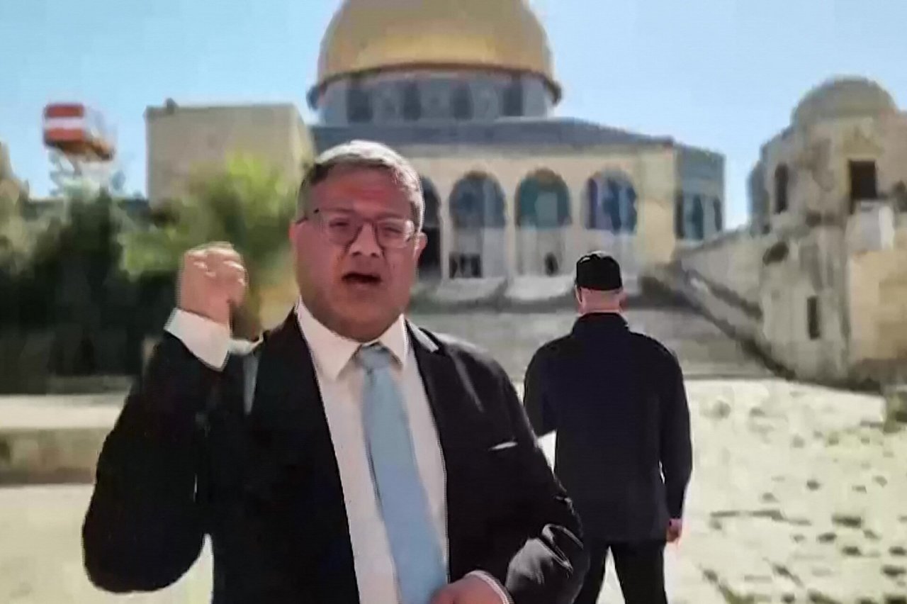 Izraelio ministras paskelbė vaizdo įrašą iš Al Aksos mečetės, kuriame įspėjo B Netanyahu 