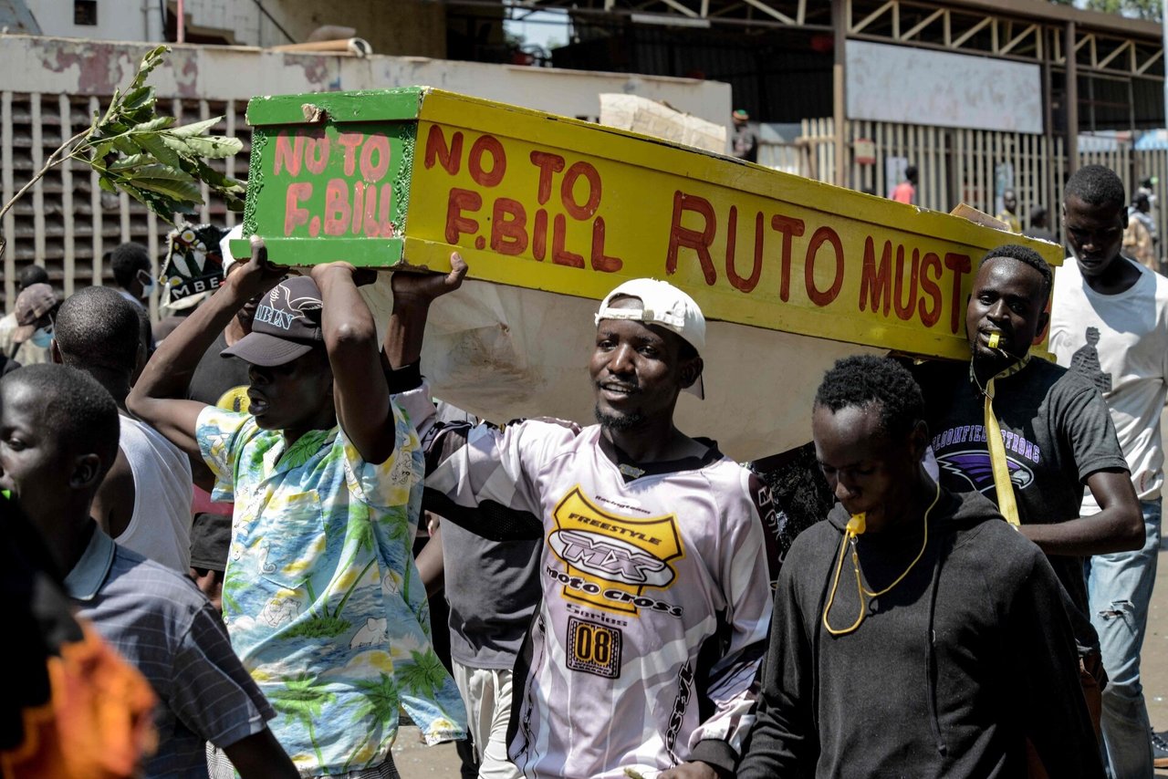 13 Vakarų valstybių pareiškė esančios labai susirūpinusios dėl smurto Kenijoje