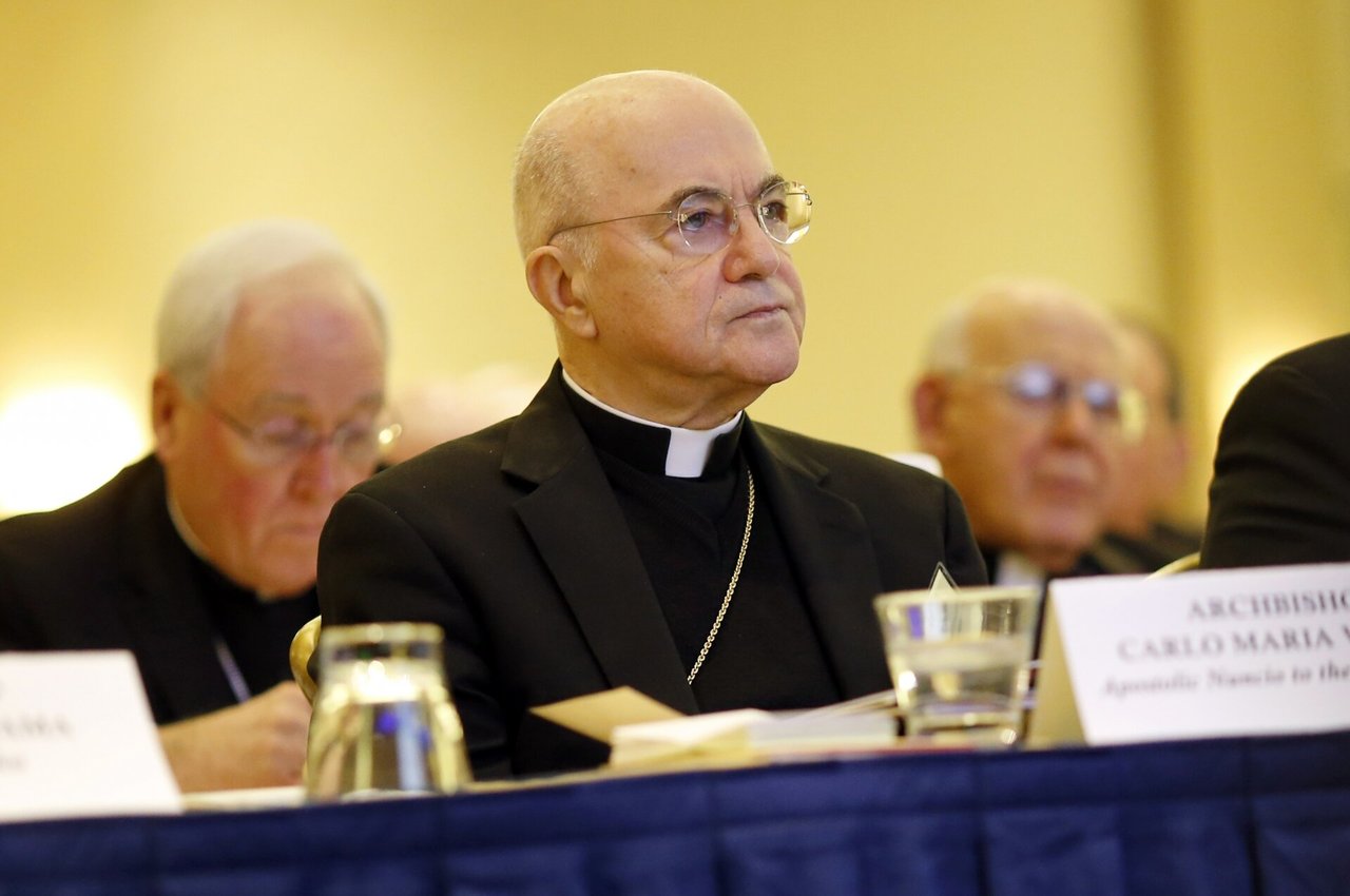 Vatikanas teigia ekskomunikavęs popiežiaus kritiką, kaltinamą dėl schizmos