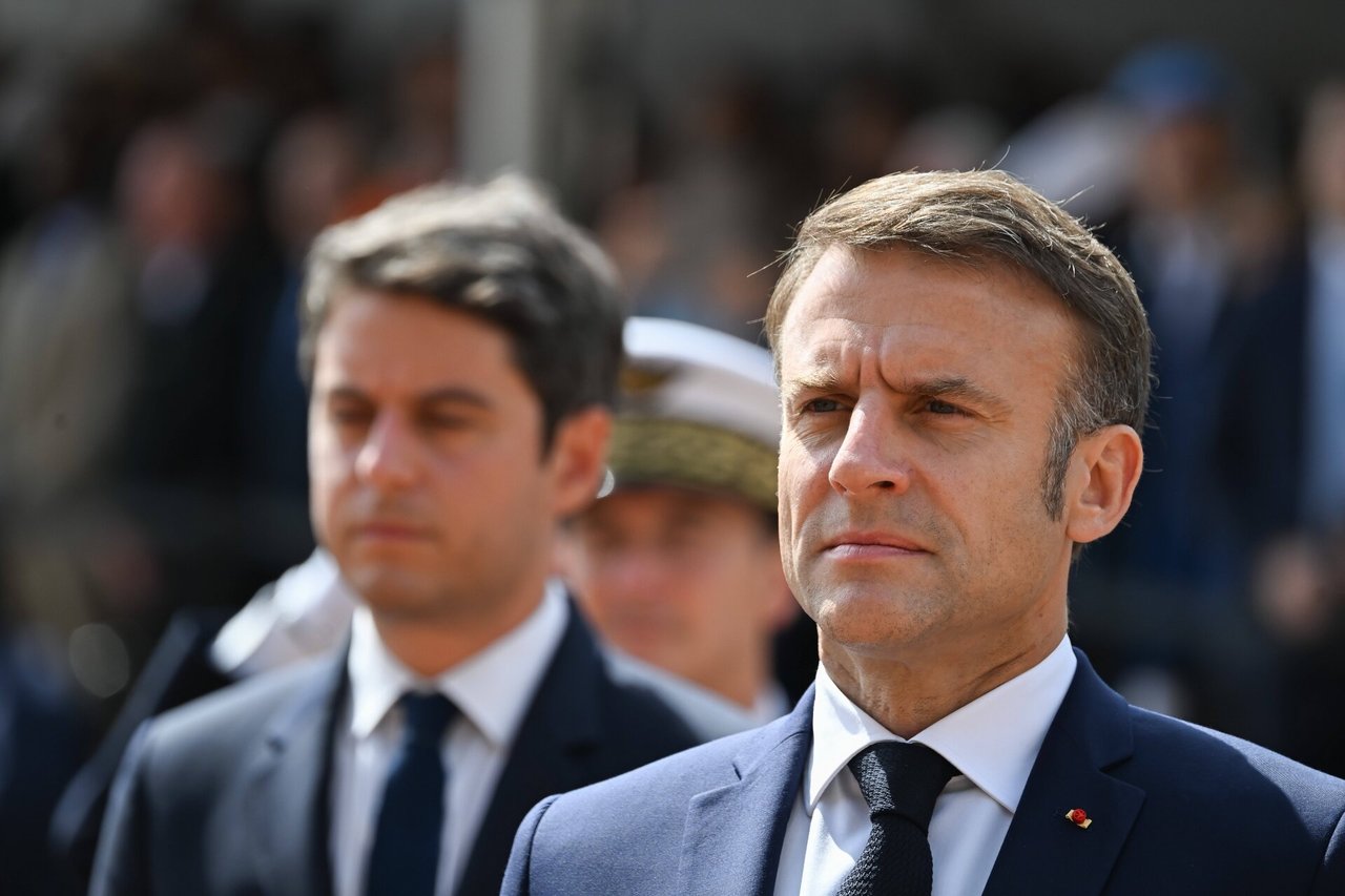 E. Macronas paprašė G. Attalio kol kas likti Prancūzijos premjero poste