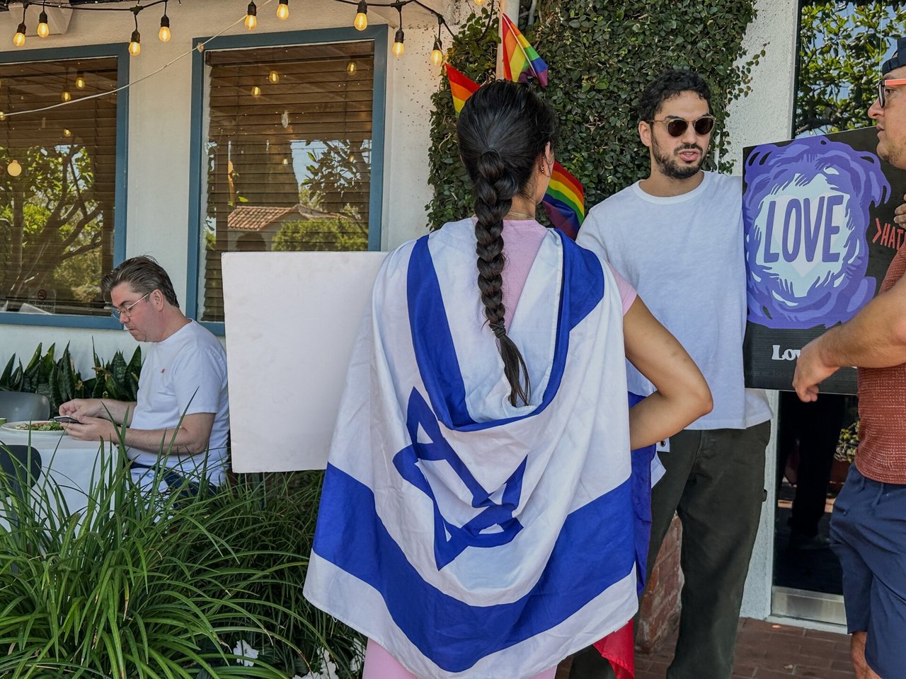 ES ataskaita: Europos žydų bendruomenė susiduria su kylančia antisemitizmo banga