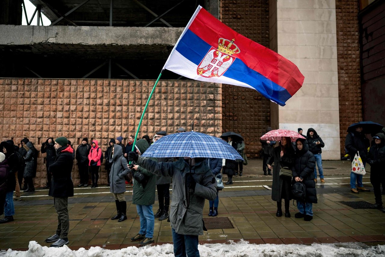 Serbijoje prieš protestuotojus galimai panaudotos garso patrankos: ką apie jas žinome?