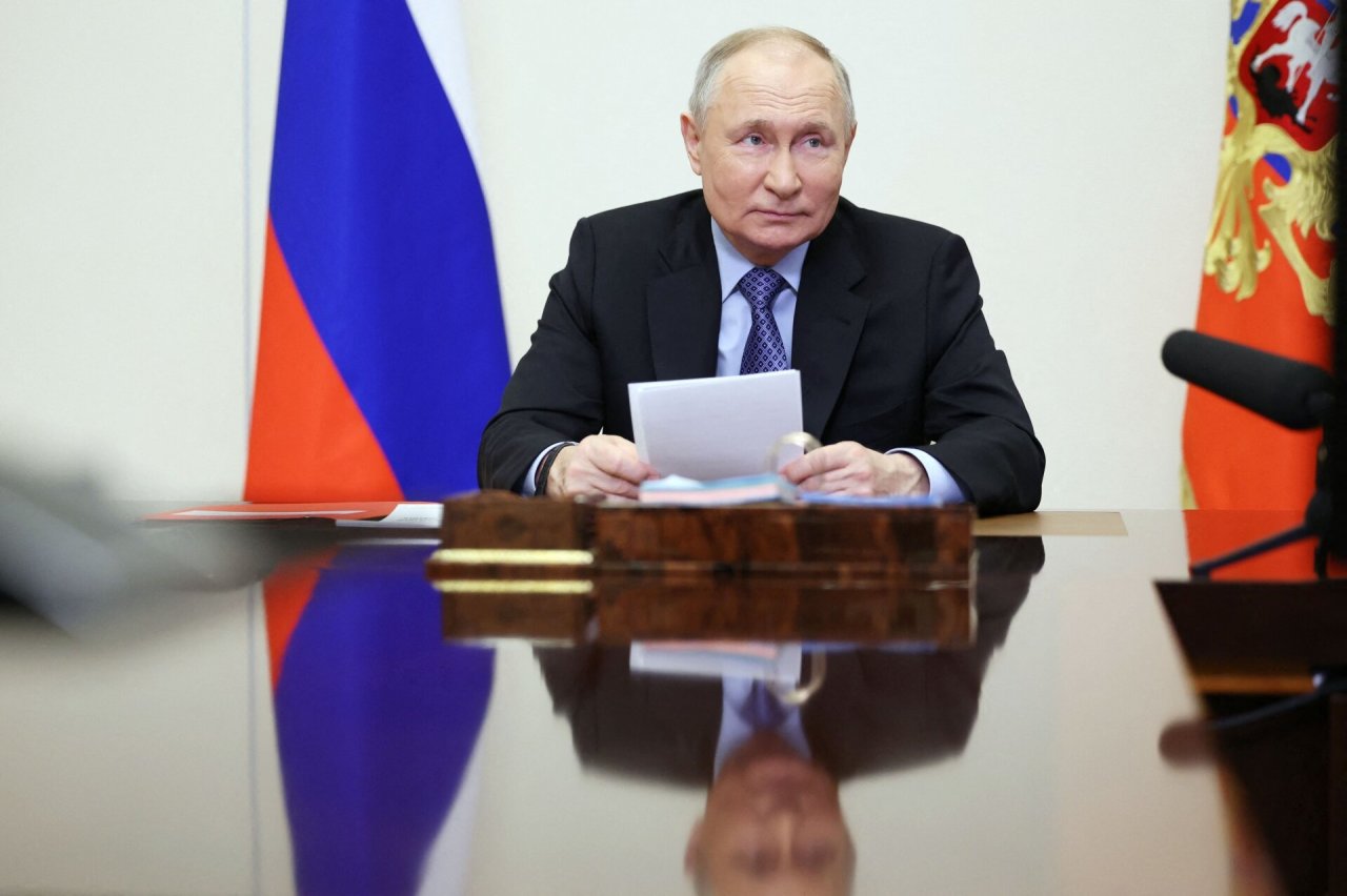 V.Putinas pasirašė įstatymą dėl turto konfiskavimo už „melagienas“ apie kariuomenę