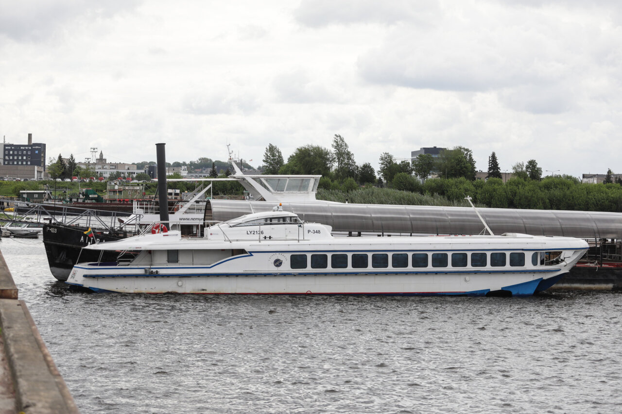 Po beveik dvejų metų „prastovos“ Nemuno karalienė „Raketa“ vėl išplaukė į Nidą