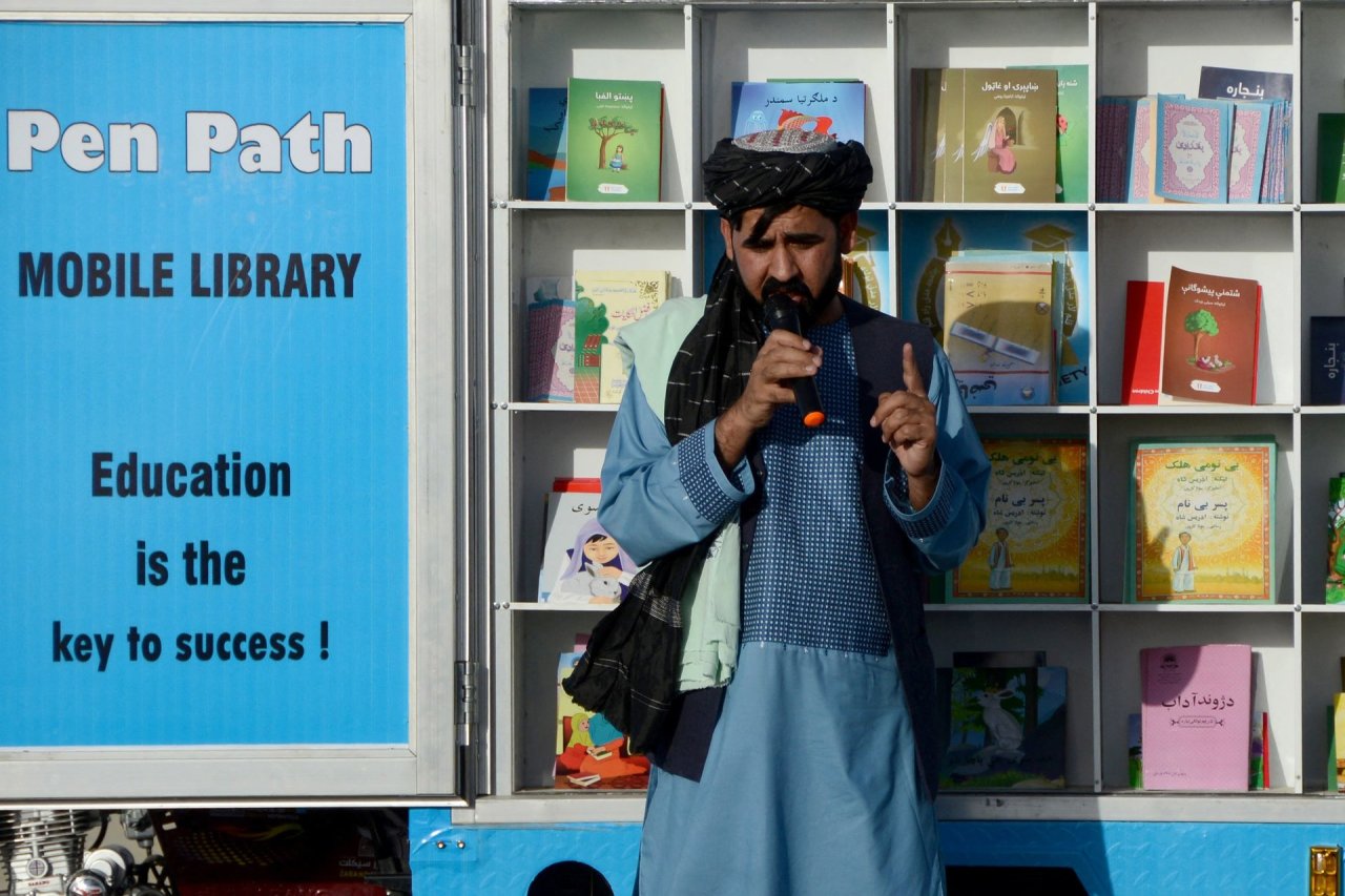 Talibanas raginamas paleisti mergaičių švietimo aktyvistą