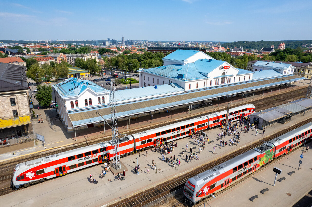 Traukiniautojų laukia 90 proc. pigesni bilietai: atskleidė datą, kada